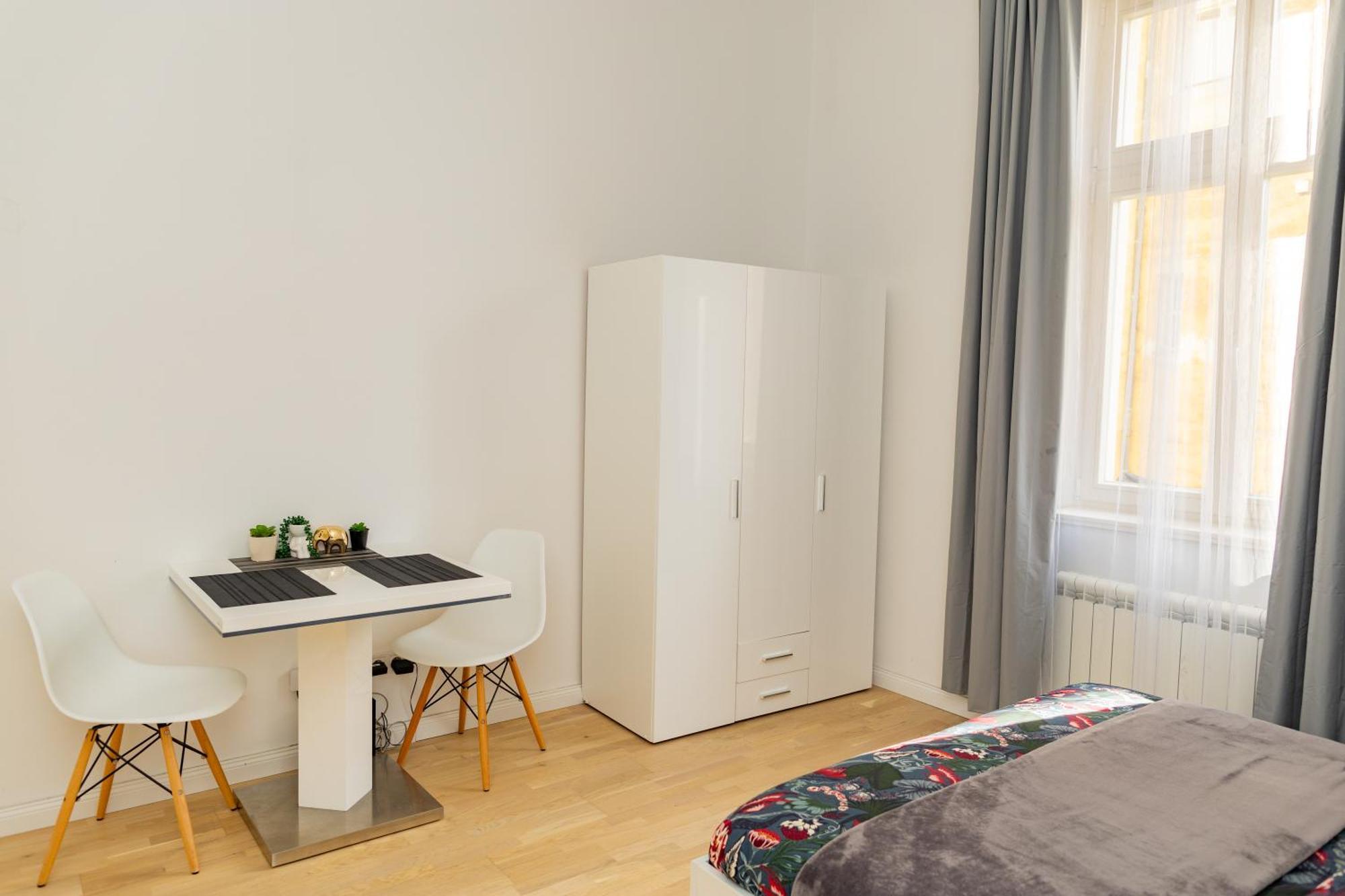 Wenceslas Square Apartment Πράγα Εξωτερικό φωτογραφία